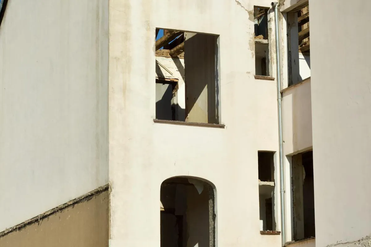 Repair or Replace Your Roof? A DFW Homeowner's Decision Guide